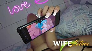 Morena betrapt op masturberen, gedwongen te rijden